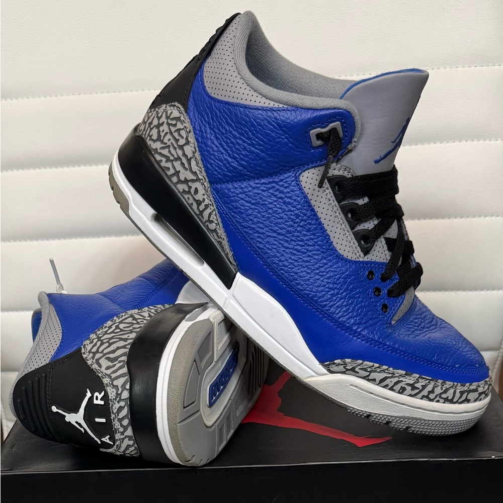 True Blue Jordan Retro 3 Mens 10.5 CT8532-400 NDS come save them from their box
